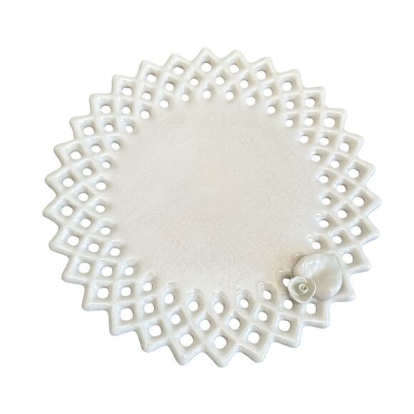Vintage Rare Paper Windows Cream Perforated Rosebud Decorative Plate - Picture 1 of 10